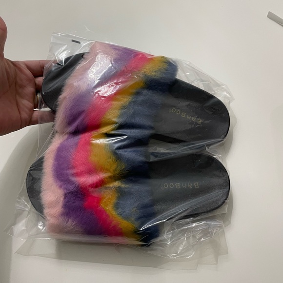 Colorful Rainbow Furry Vegan Slide Sandal Slippers Women's Flat Size 6 - Picture 8 of 8
